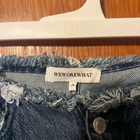WeWoreWhat NWT Frayed WB Straight Jeans Color True Blue Size 28 - Picture 3 of 7